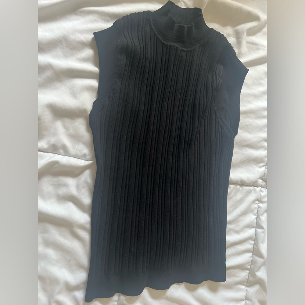 short sleeve platted turtleneck